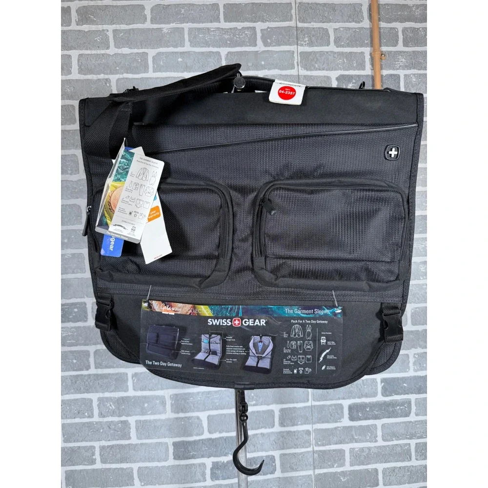 SwissGear Getaway 22 Carry-on Garment Bag Black‎ Tri-Fold Travel Sleeve NWT